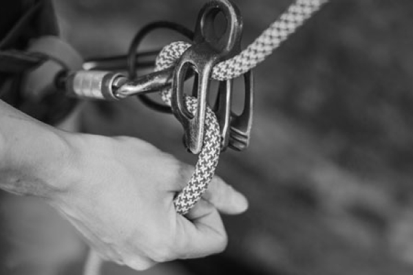 Curso de escalada deportiva de varios largos técnica