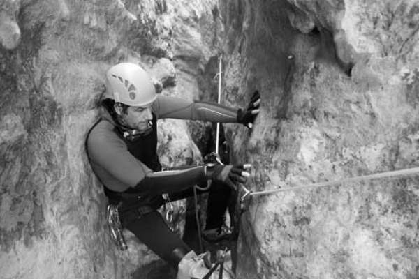 Curso de barranquismo iniciación descensio de barrancos