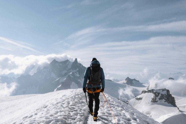 Equipo Esencial para Excursiones de Montaña: Lo que debes llevar contigo